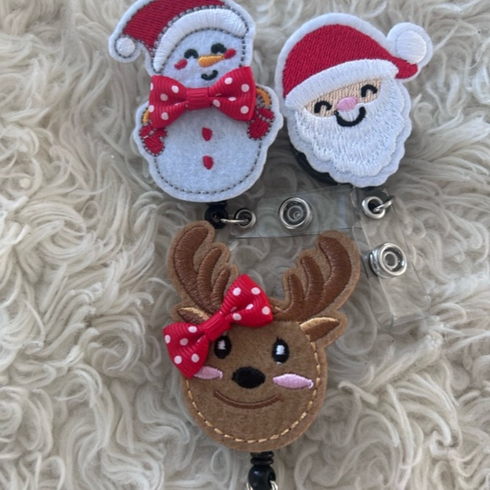 Holiday-Themed Badge Holders‎ Set